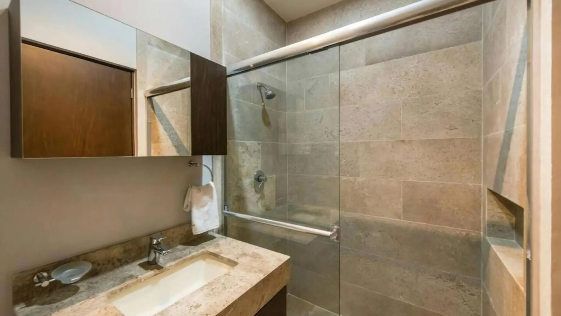 Tropical 3Br Pool Near 5Th Avenue & Beach Playa del Carmen Mexico